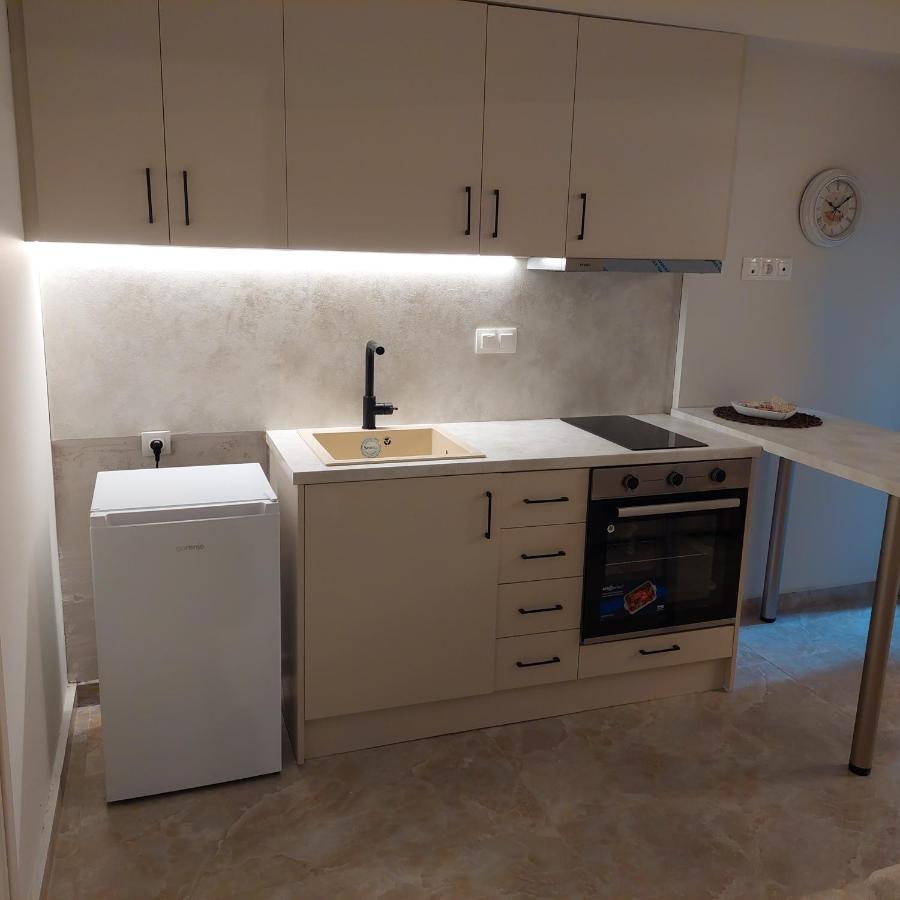 סלוניקי Budget Apartment To The Center מראה חיצוני תמונה